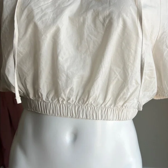 Elegant Cream Women's Top. - Picture 8 of 11